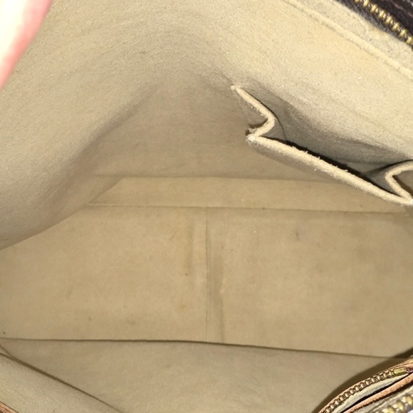 Louis Vuitton Looping GM - Picture 9 of 10